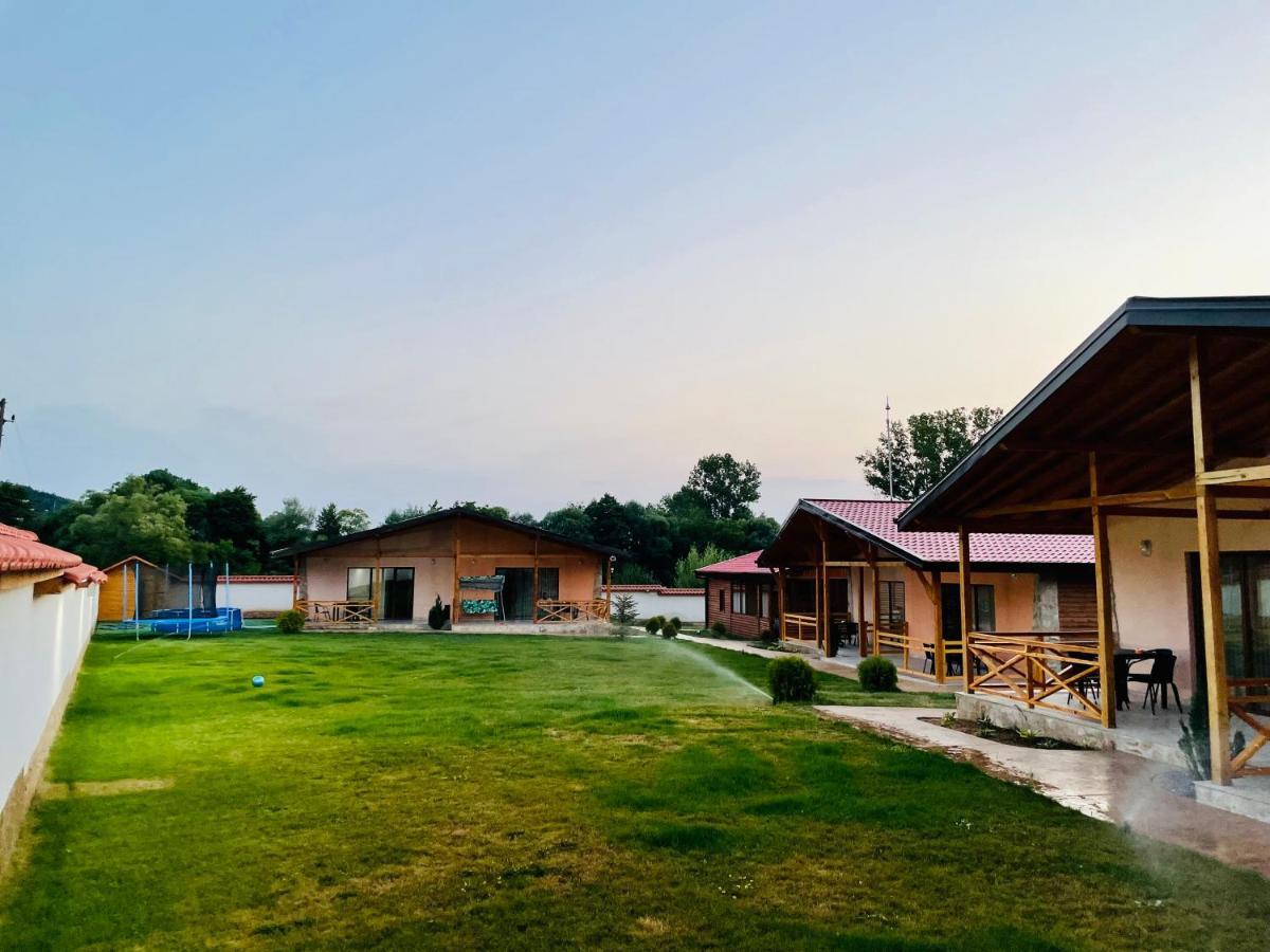 Къщи За Гости “Планински Рай” Mountain Paradise Resilovo Exterior foto