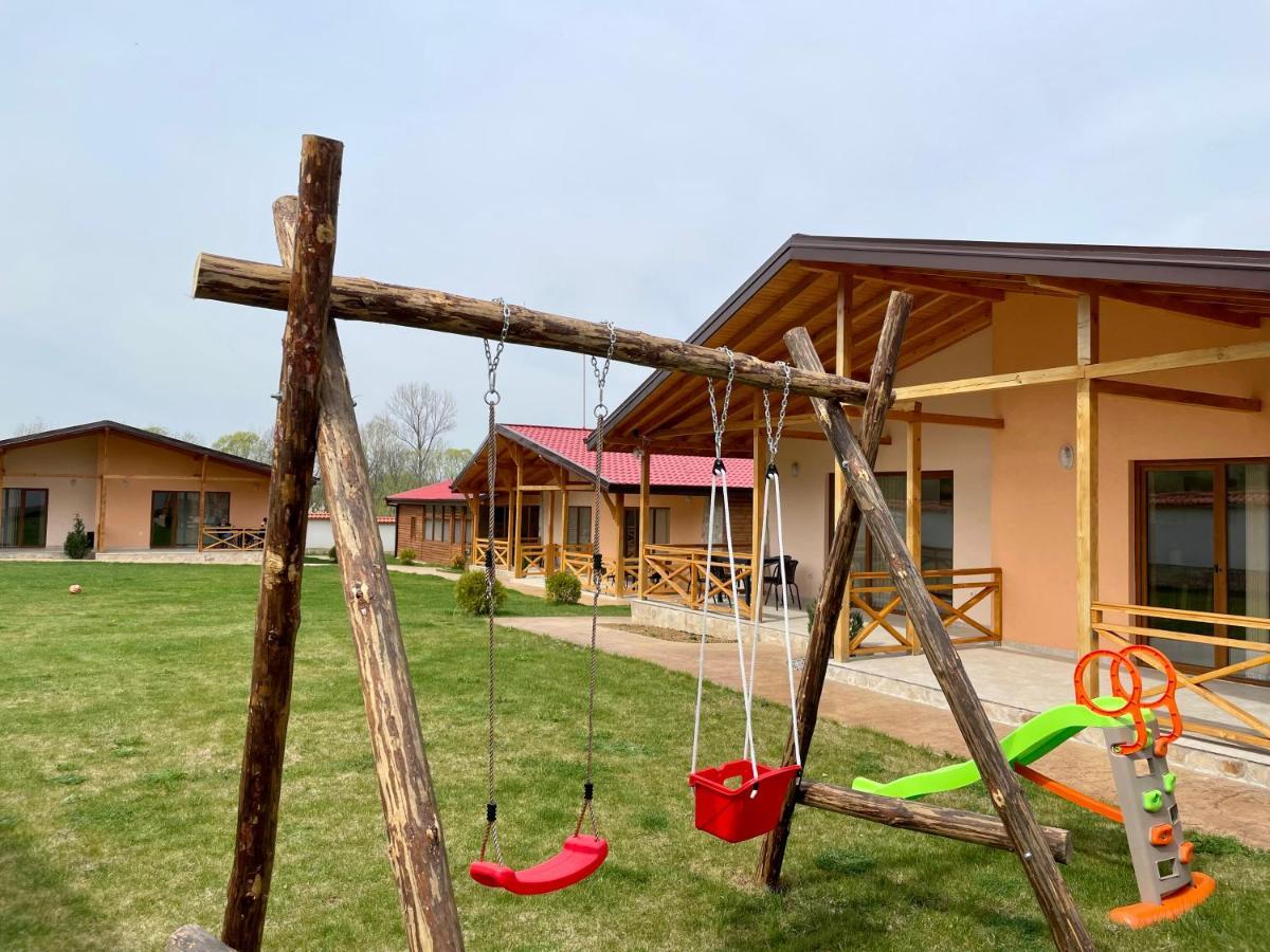 Къщи За Гости “Планински Рай” Mountain Paradise Resilovo Exterior foto